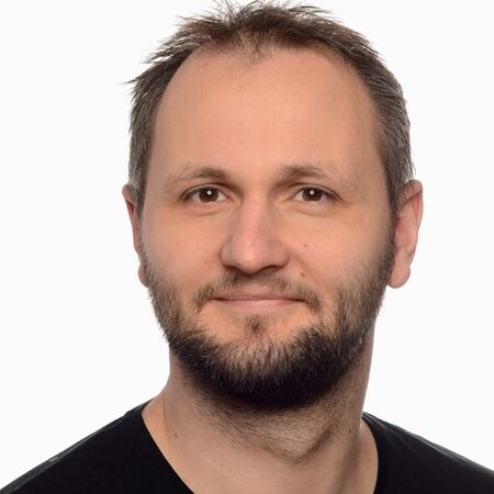Prof. Dr.-Ing. Sebastian Schlesinger Prof. Dr.-Ing. Sebastian Schlesinger